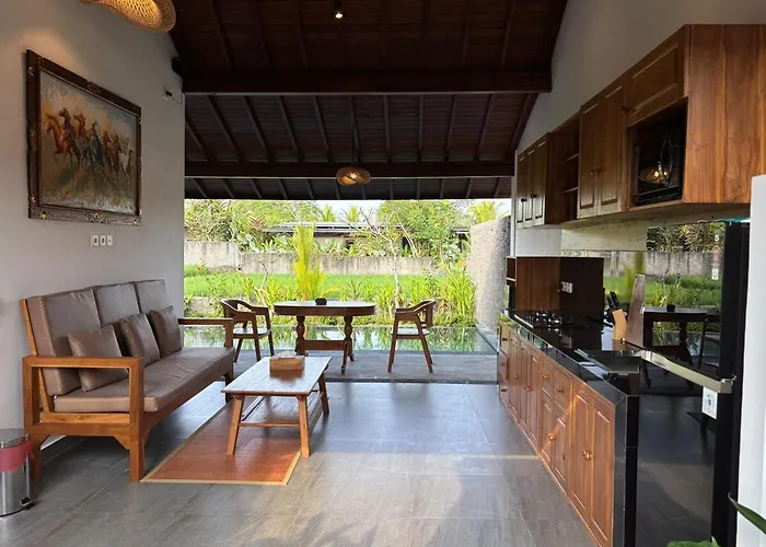 Luxury Wooden Private Pool & Rice Field View Villa Ubud (Bali)