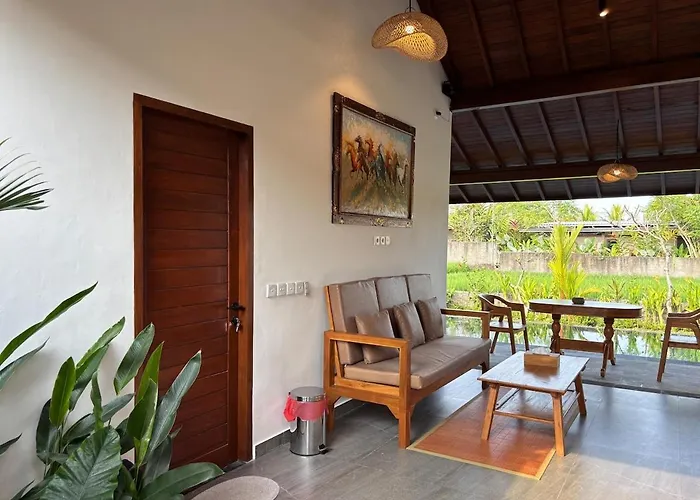 Luxury Wooden Private Pool & Rice Field View