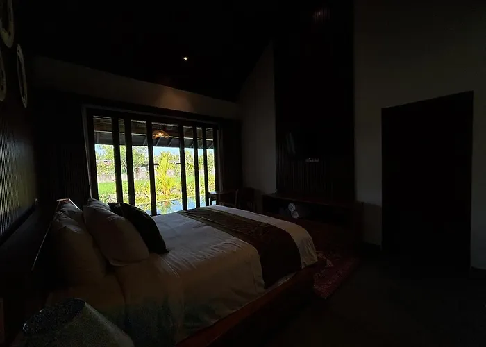 Luxury Wooden Private Pool & Rice Field View Villa